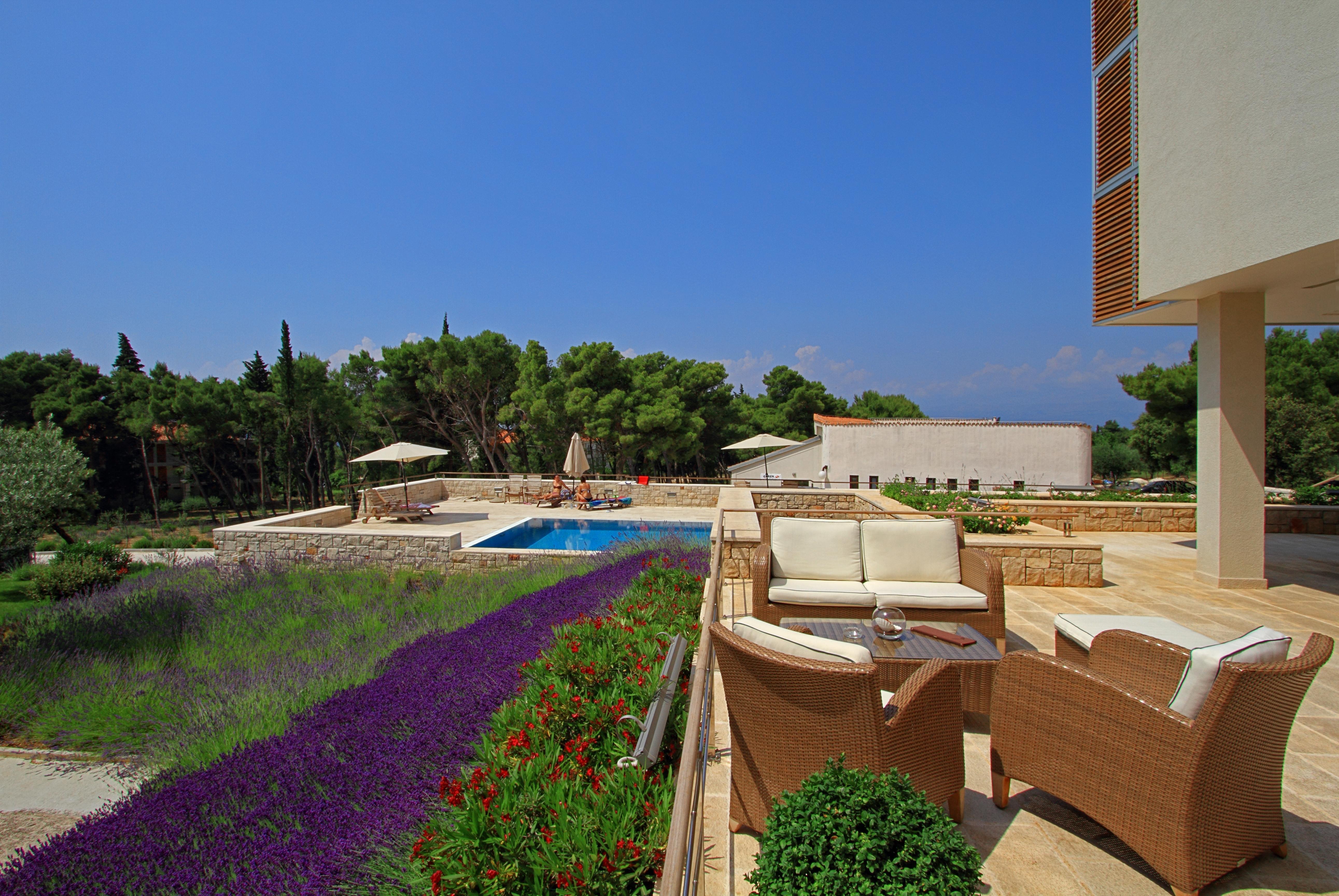 Отель Aminess Vival Casa Velaris Супетар Экстерьер фото