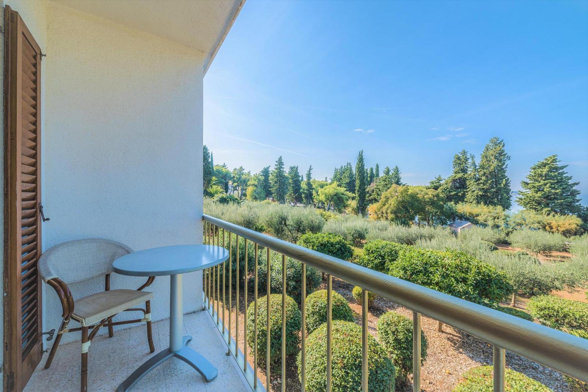 Отель Aminess Vival Casa Velaris Супетар Экстерьер фото