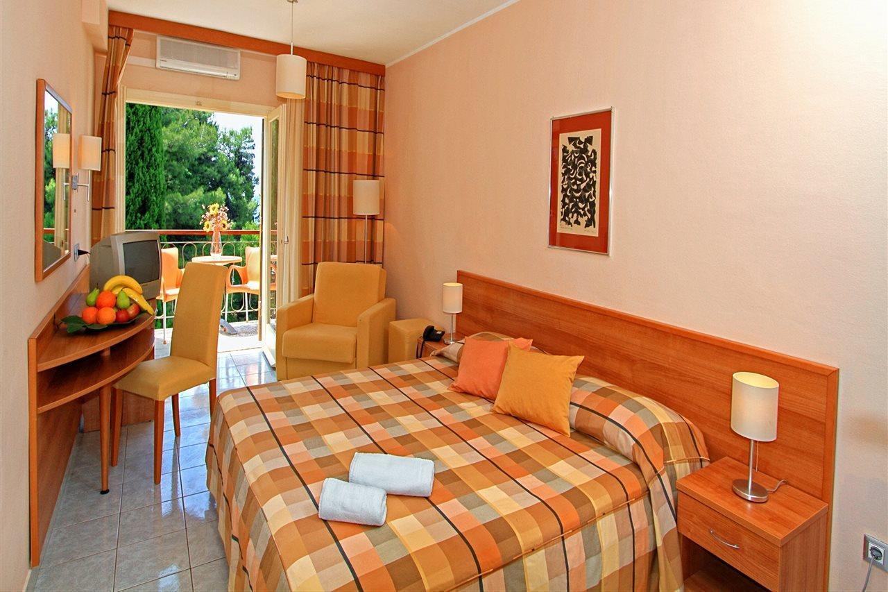Отель Aminess Vival Casa Velaris Супетар Экстерьер фото