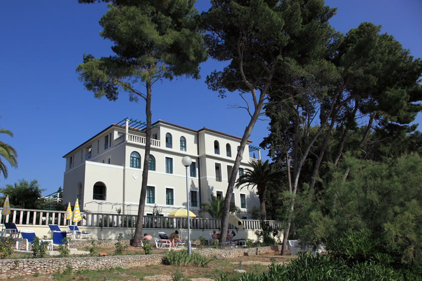 Отель Aminess Vival Casa Velaris Супетар Экстерьер фото